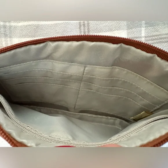 Elegant Tan Leather Shoulder Bag - Picture 5 of 7